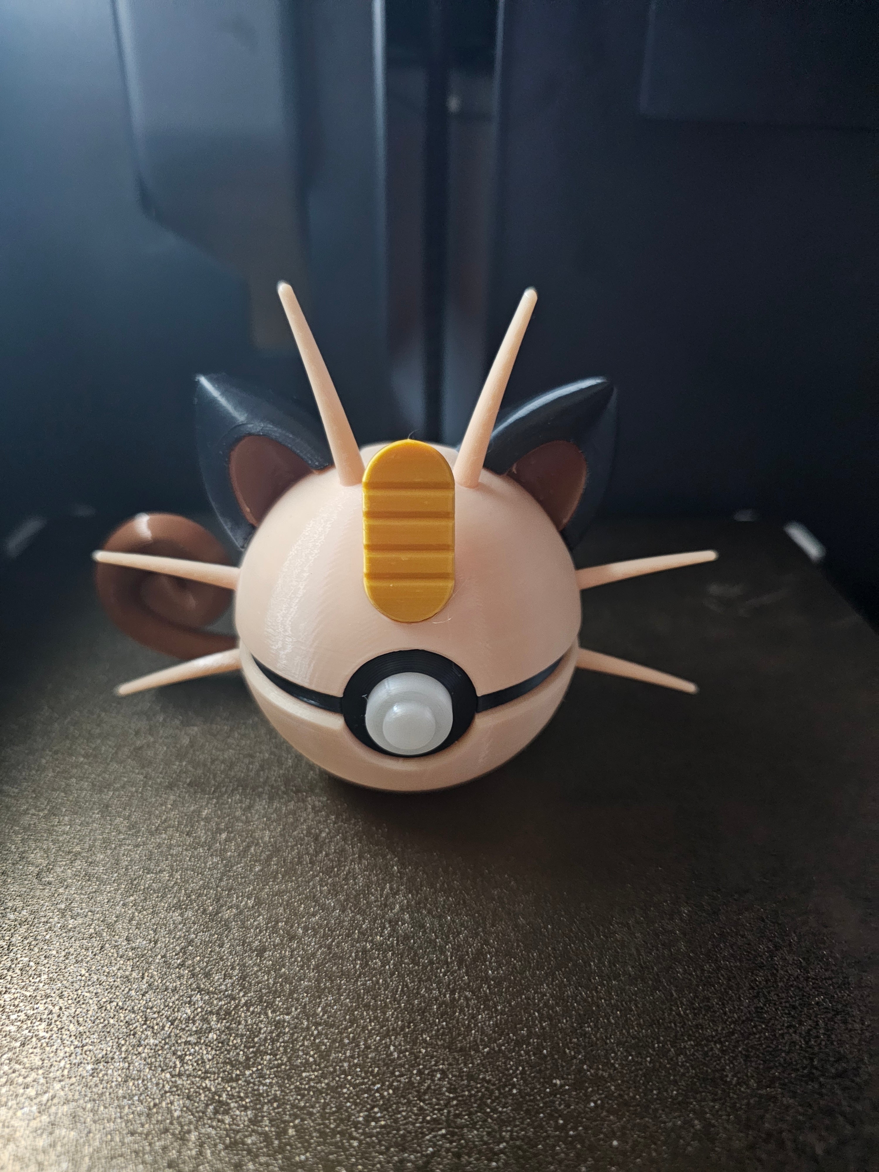 Figurine : Pokéball Miaouss
