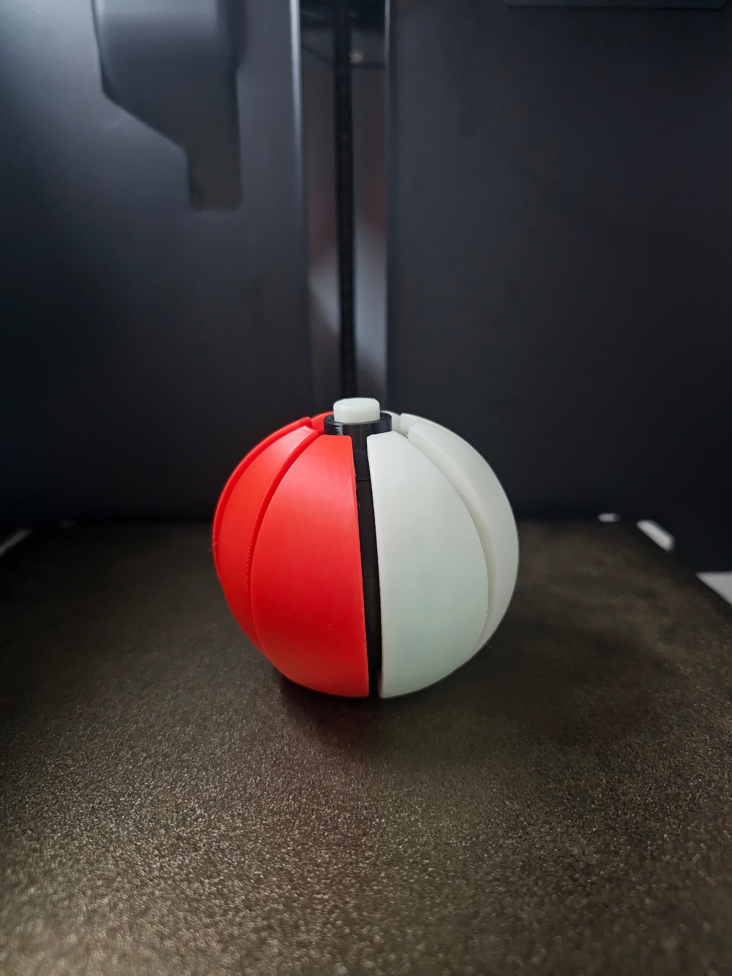 Porte clé 3D : Pokéball (CLICKER)